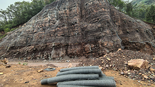 Self-Drilling Anchor Bolts and Protective Mesh