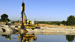 What Drilling Rigs Work with Self-Drilling Anchor Bolts
